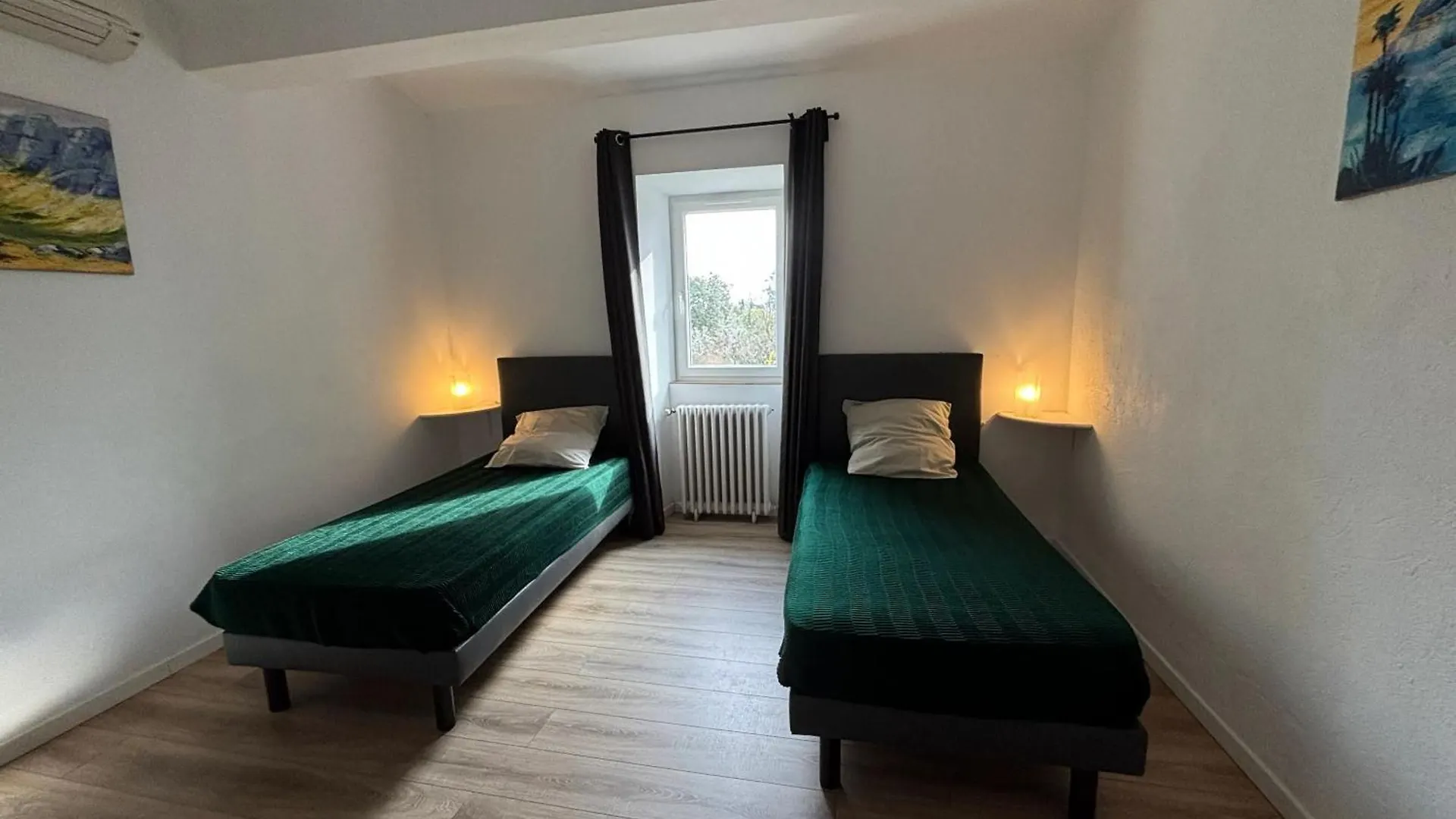 Holiday home Maison Accueillante, Les Vans, Vue Sur Montagne, Grand Jardin France